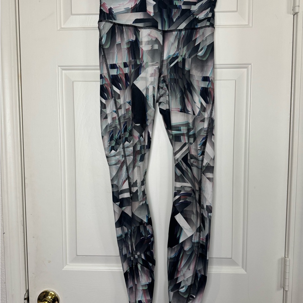Nike Abstract Patterned Leggings - Black, Gray, White